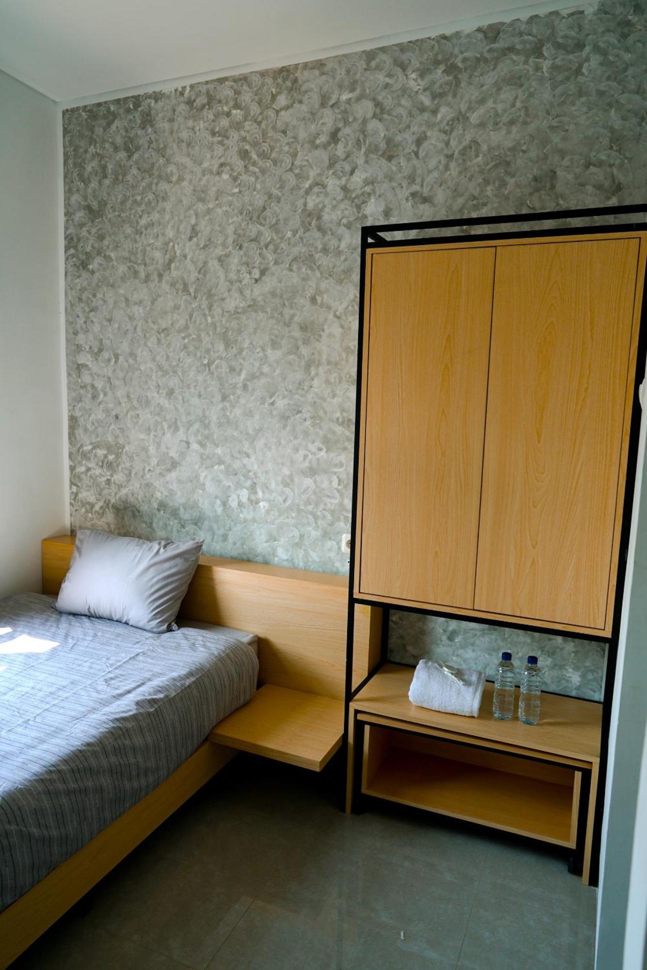 Arlita Guesthouse Чианджур Экстерьер фото
