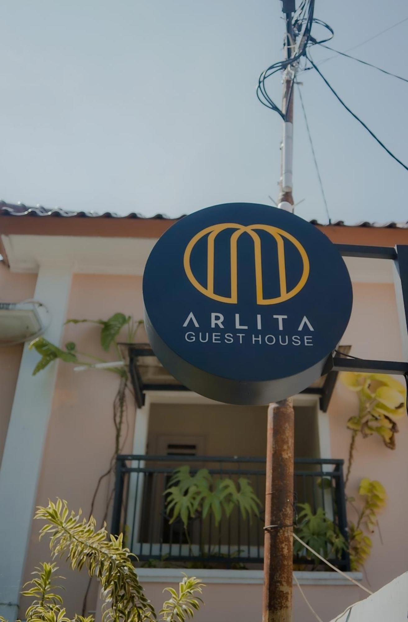 Arlita Guesthouse Чианджур Экстерьер фото