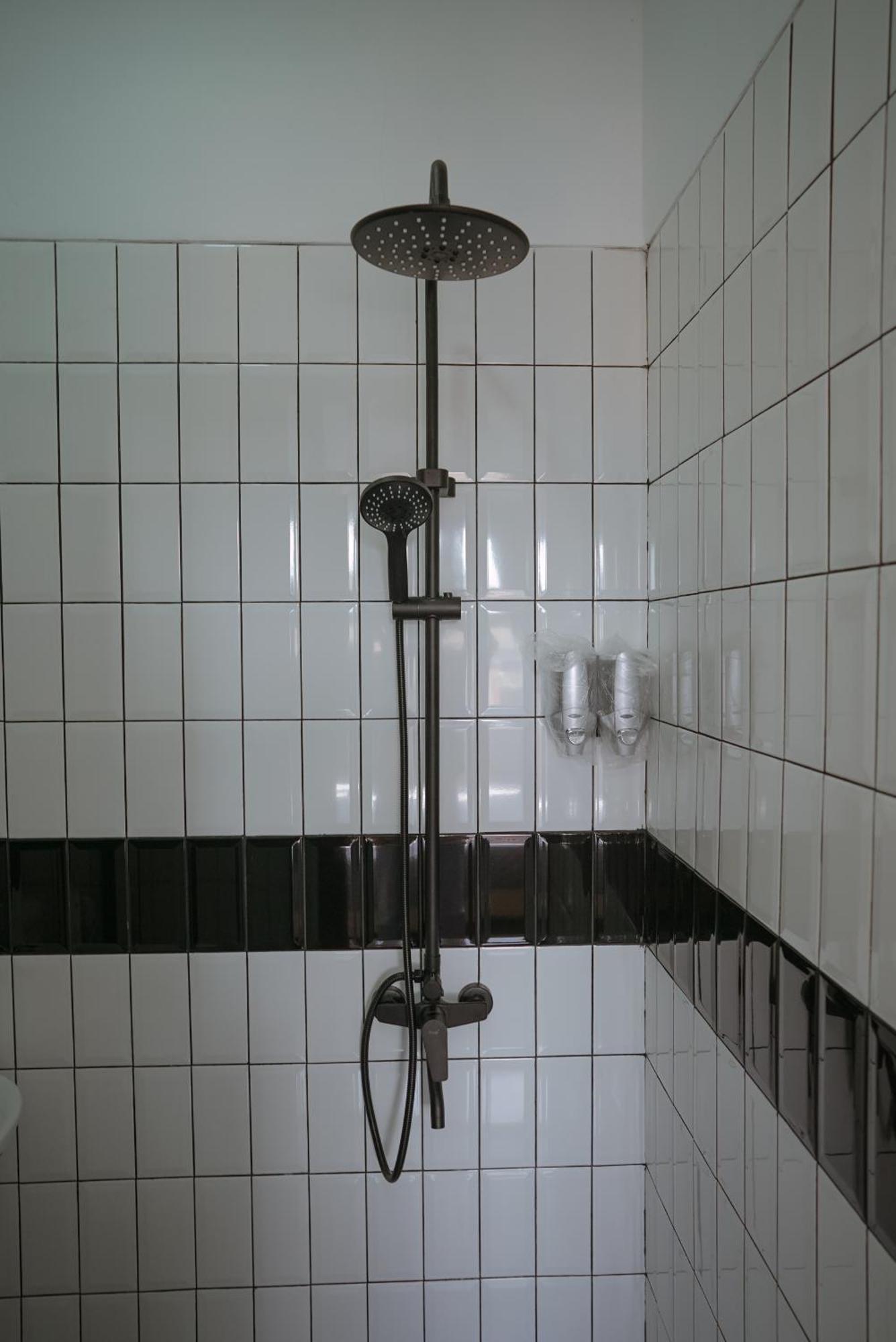Arlita Guesthouse Чианджур Экстерьер фото