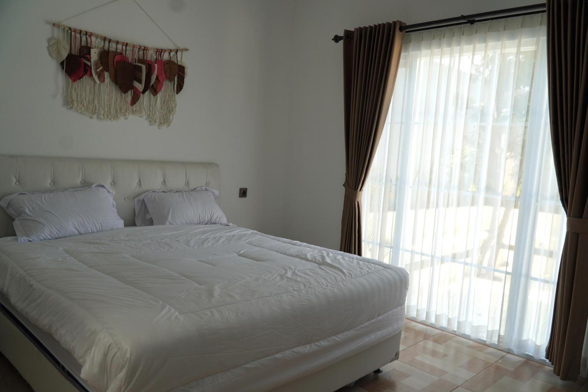 Arlita Guesthouse Чианджур Экстерьер фото